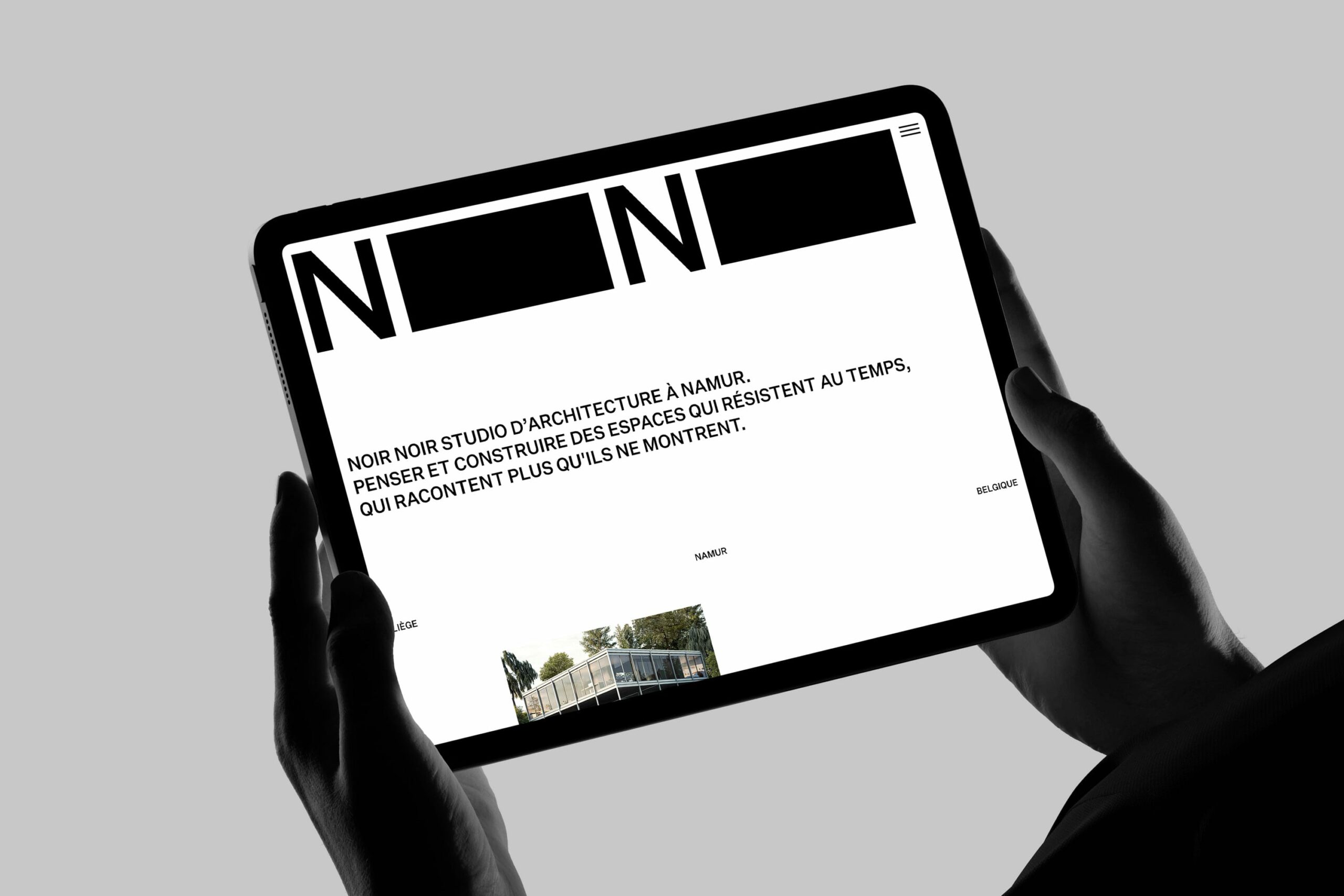NOIR NOIR, minimal forms, maximum presence.